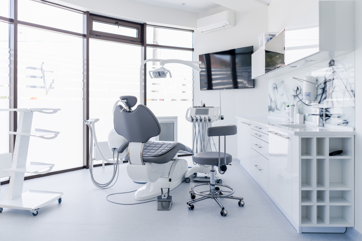 adobestock Cabinet du Dr Christophe Albert Dentistes à Metz | Esthétique dentaire | Cabinet dentaire des Ormes